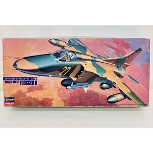 Hasegawa Mikoyan MiG-27 Flogger D 1:72 Model Kit 712 Complete